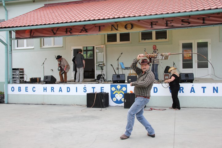 img00077.jpg