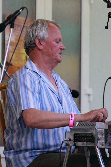 img00108.jpg