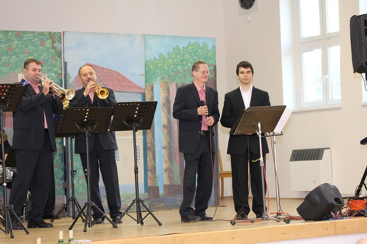 img00086.jpg